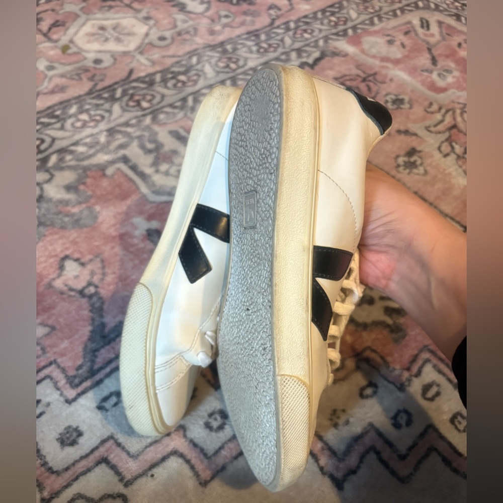Veja White Leather Sneakers with Black Details, size 6 (US), 37 (EU) - Picture 6 of 10